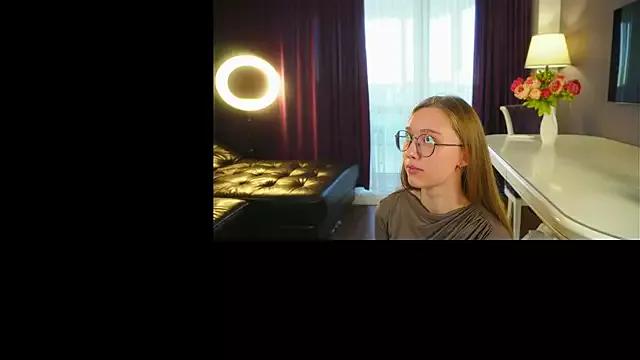 HarrietGeorge from StripChat