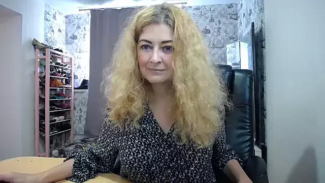 Helen1974 from StripChat
