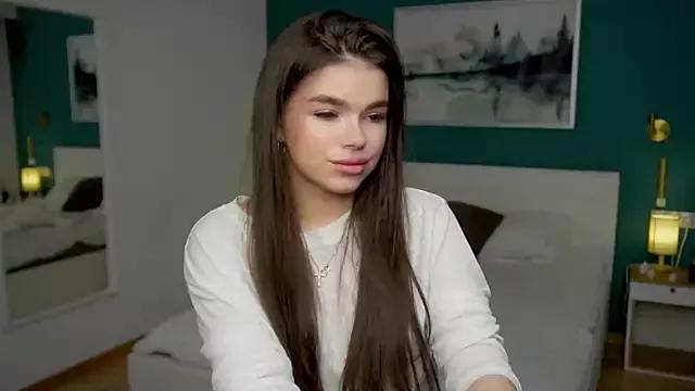 Naked Room HollisHearl 