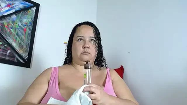 Naked Room HoneeyPassion 