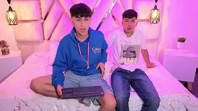hoot_boyss from StripChat