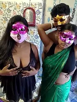 Horney_couple_4 from StripChat is Freechat