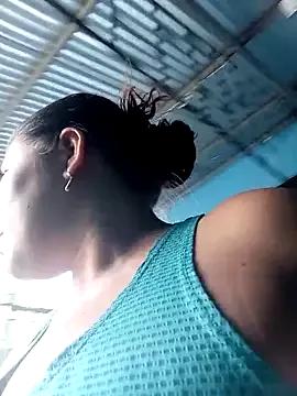 hotmom33 from StripChat