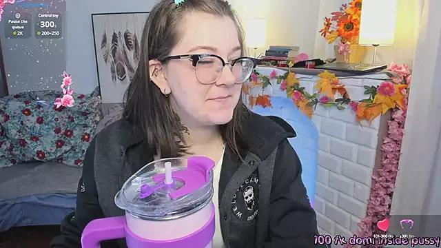 Naked Room HunnyyLove 