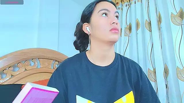 iris_mandarine from StripChat