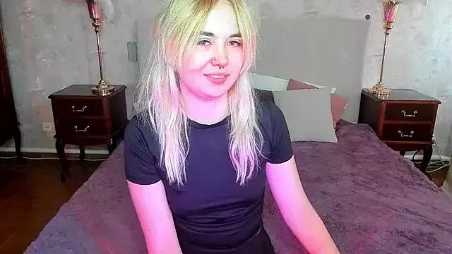 Iriska_mini from StripChat