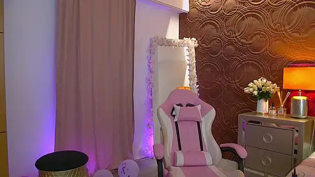 IrisMonn from StripChat