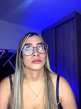 Issabela_G1 from StripChat