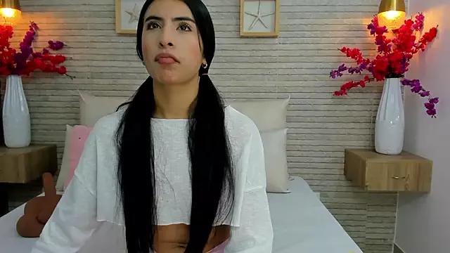 IssabellaLopez from StripChat