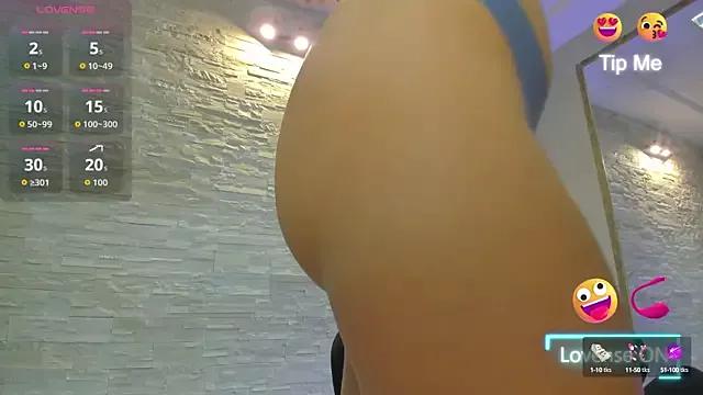 Jelly_Bee from StripChat