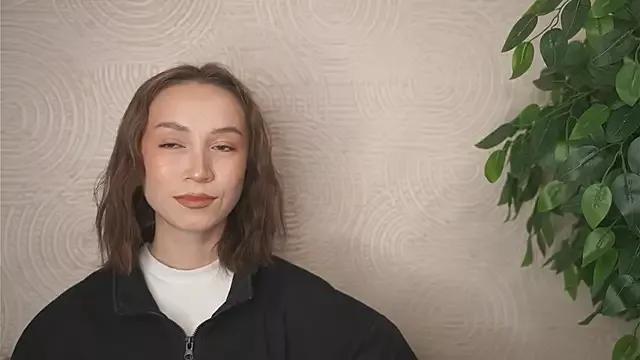 JoanLeeper from StripChat