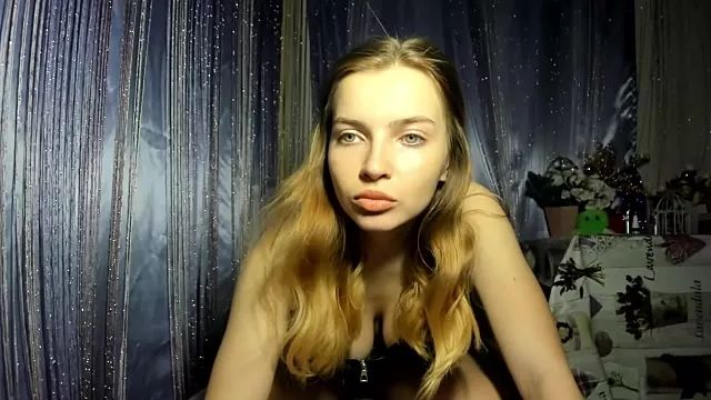 JuiliOnesunray from StripChat is Freechat