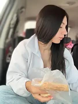 JulliaVegas from StripChat
