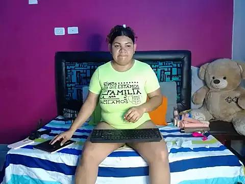 Naked Room karolhot916 