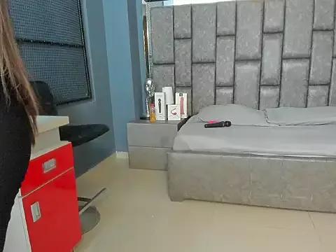 KATIA_SCOT from StripChat