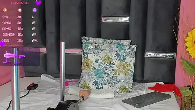 kinky_polar from StripChat