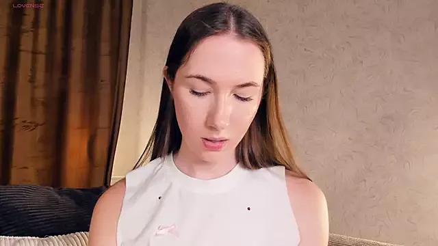 Naked Room Kira_mindnes 