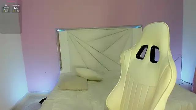 KITTENS_ROOM from StripChat