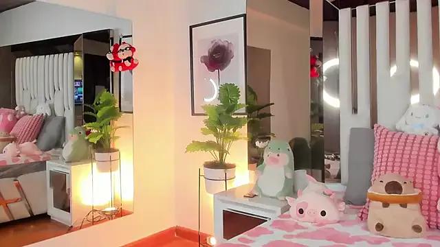 Kitty_Eliffe from StripChat