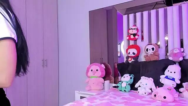 Kitty_Eliffe from StripChat