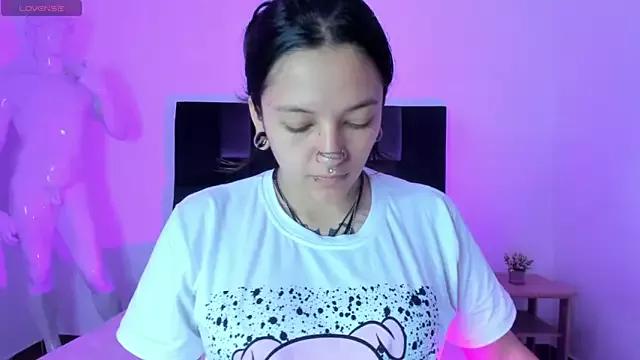 Kitty_ravee from StripChat