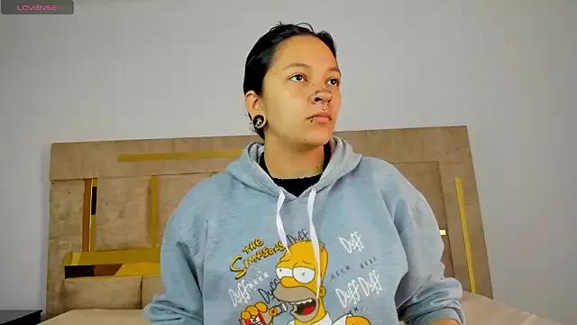 Kitty_ravee from StripChat