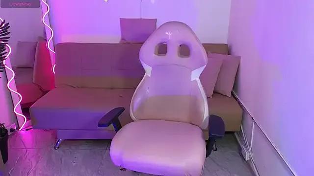 Lalalutsy_tay from StripChat