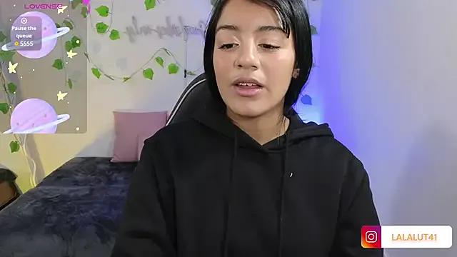 Lalalutsy_tay from StripChat