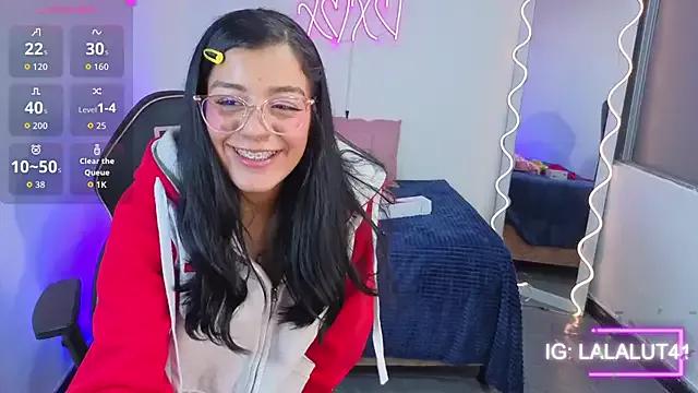 Lalalutsy_tay from StripChat