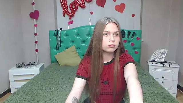 LaraPika from StripChat