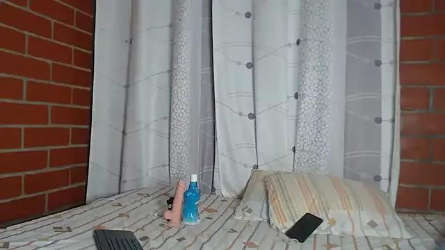 layla_lux_ from StripChat