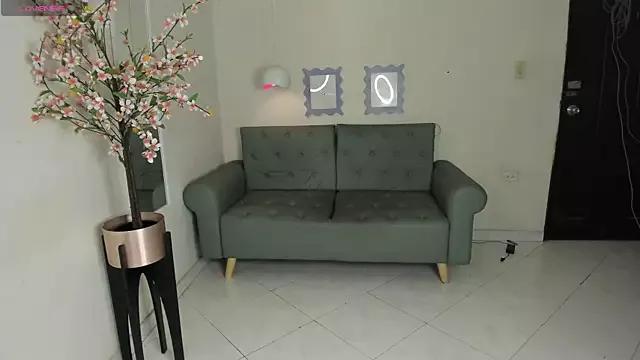 leila_whisper from StripChat