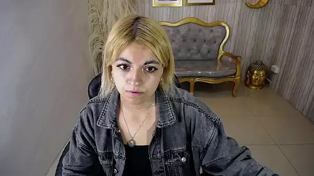 lili_conor_s from StripChat