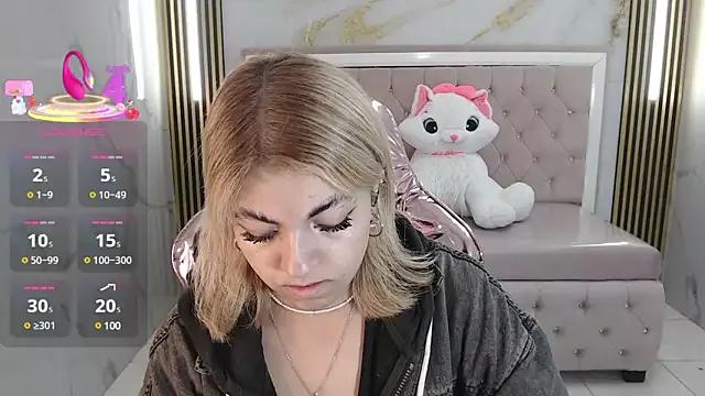 lili_conor_s from StripChat