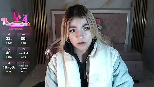 lili_conor_s from StripChat