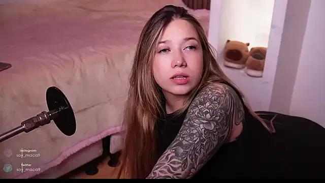 lilith_gray9 from StripChat