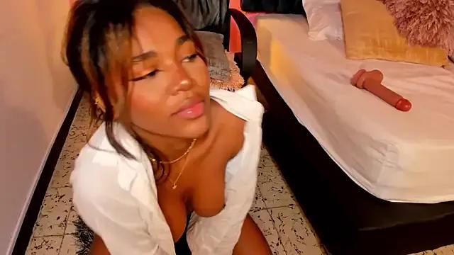 Lily_Miiller from StripChat