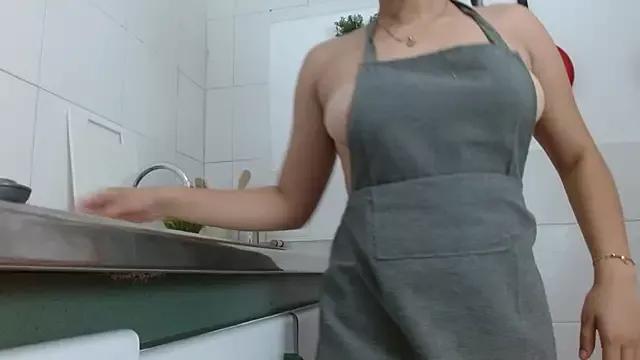 lisa_andruu from StripChat