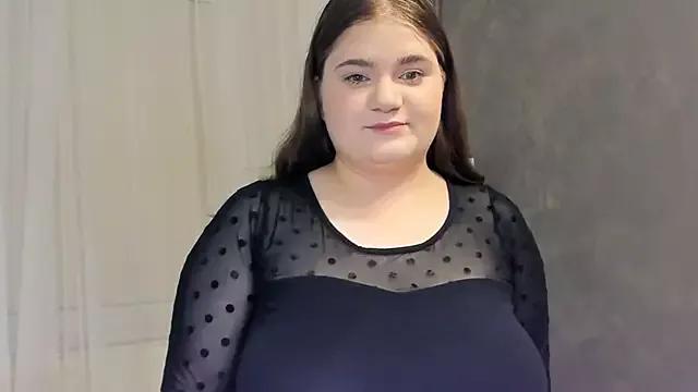 Naked Room LissaBigTitts 