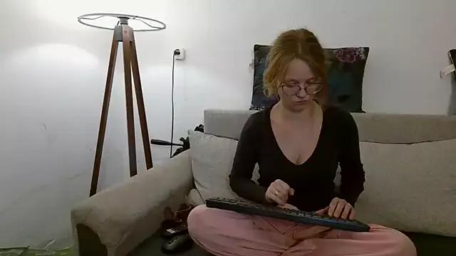 little-leni from StripChat is Freechat