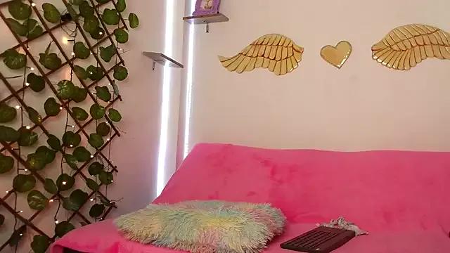 littleayshel from StripChat