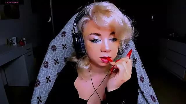 littleSiyfairy from StripChat
