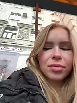 Naked Room Liza_risky 