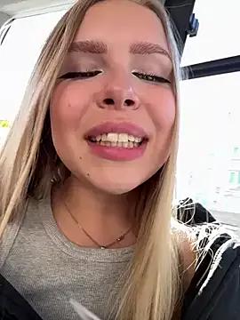 Naked Room Liza_risky 