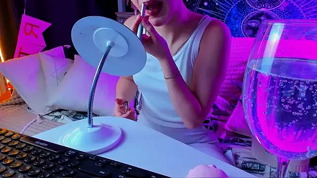 LolaLemona from StripChat
