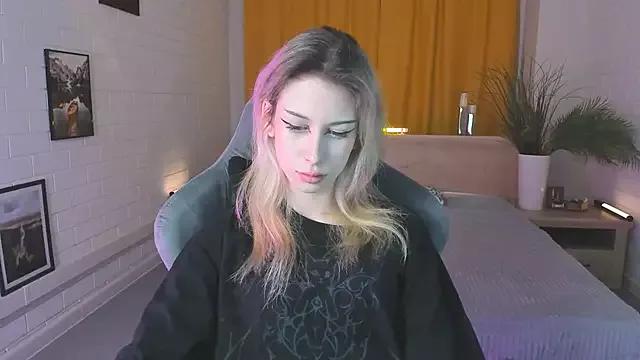 LoriTori from StripChat