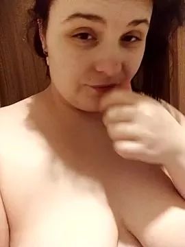 lowexinka from StripChat is Freechat