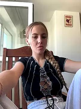 LullyFox from StripChat