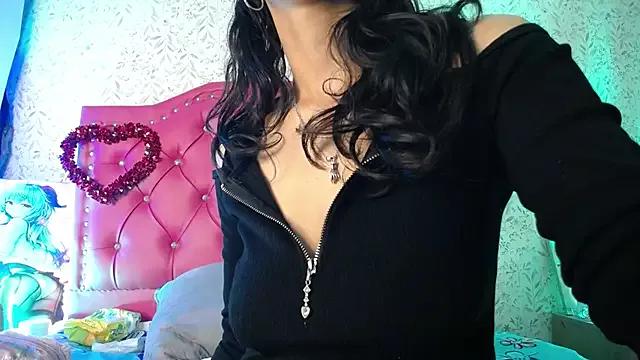 luly_pink from StripChat