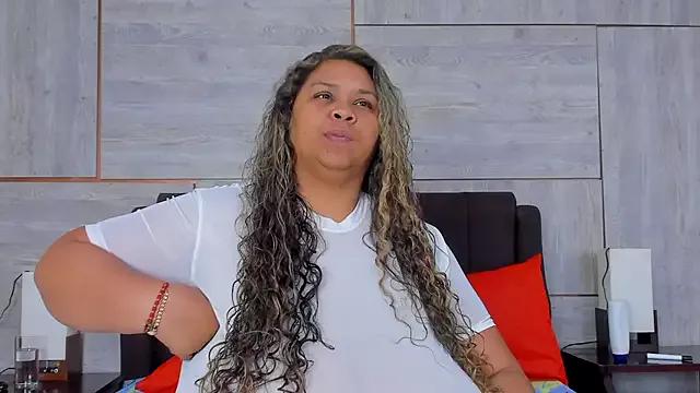 Lynn_Jones from StripChat